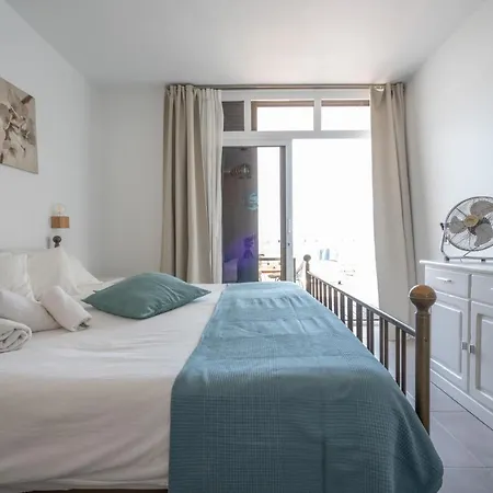 Azahara Deck Playa de las Americas (Tenerife)